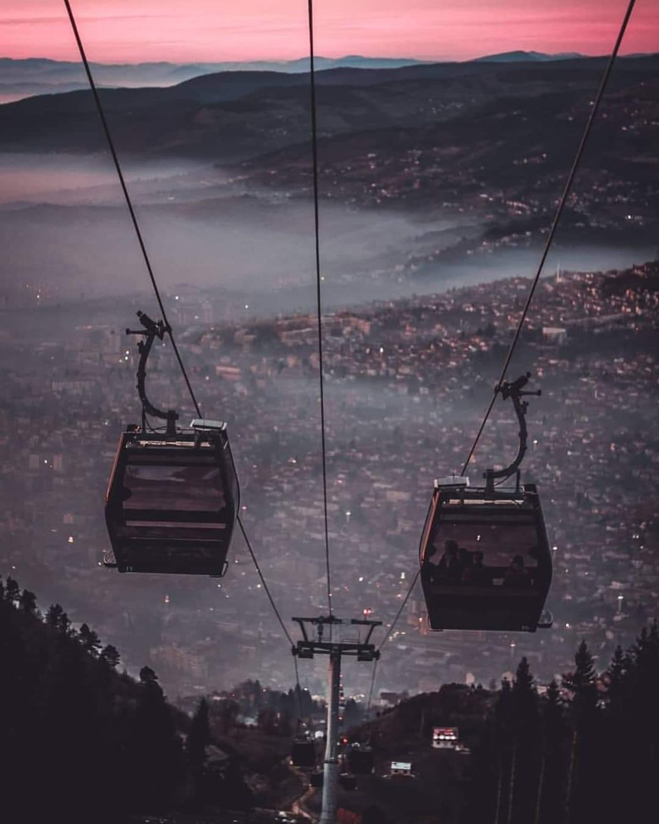 SarajevoF's tweet photo. Najljepsa prica ispod Trebevica ♥️ #sarajevofullofjoy #visitSarajevo #BosniaandHerzegovina #destinationSarajevo #Sarajevoljubavimoja https://t.co/apaWHofqTg