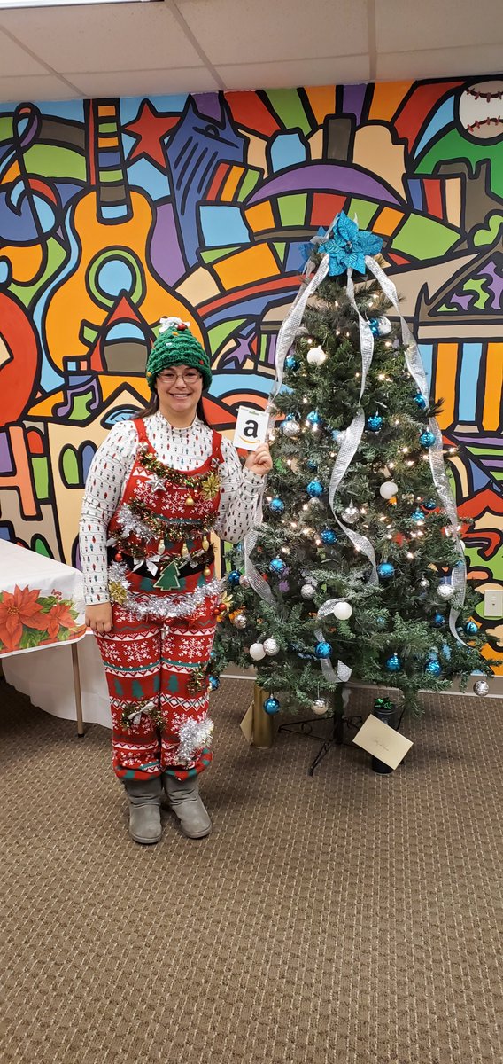 SavidaHealth's tweet photo. All of us here at @SavidaHealth would like to wish you and yours a very #MerryChristmas and #HappyNewYear! May the holidays fill us all with the #hope, #wonder, and #joy of this magical season. 
#happyholidays2019 #addictiontreatment #TheGiftOfRecovery https://t.co/XDNndxMZHM