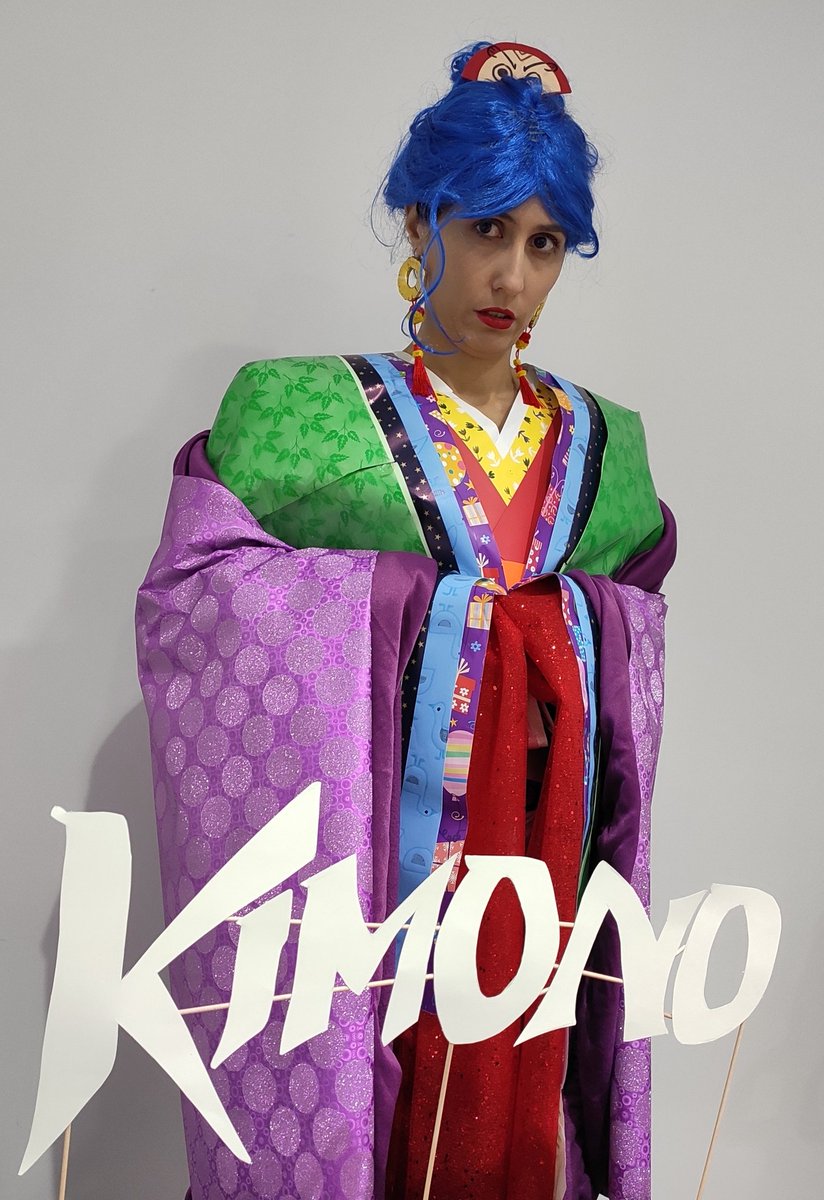 luna_perri's tweet photo. #TPMS2019 @D_a_dos A mi dueña se le ha ido mucho la pinza y se ha puesto ha hacerse un kimono para no sé que concurso y yo...pues le dejo que publique la foto porque si gana juegos estará más tiempo en casa jugando y yo pasare menos tiempo sola así que vivan los juegos de mesa!! https://t.co/iGafL7m3j3