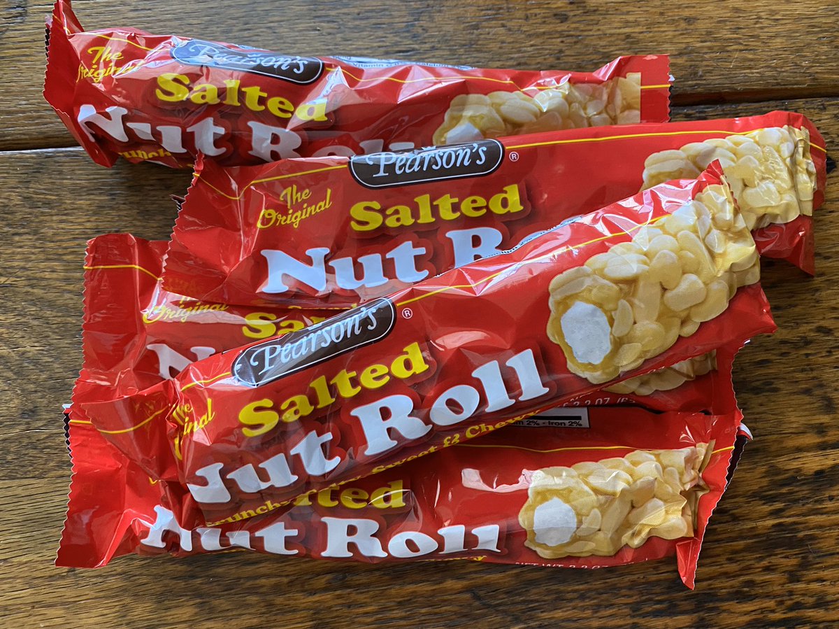 DockandDizz's tweet image. The perfect candy... both sweet and salty. A little MN for the holidays. #saltednutroll #HappyHolidays