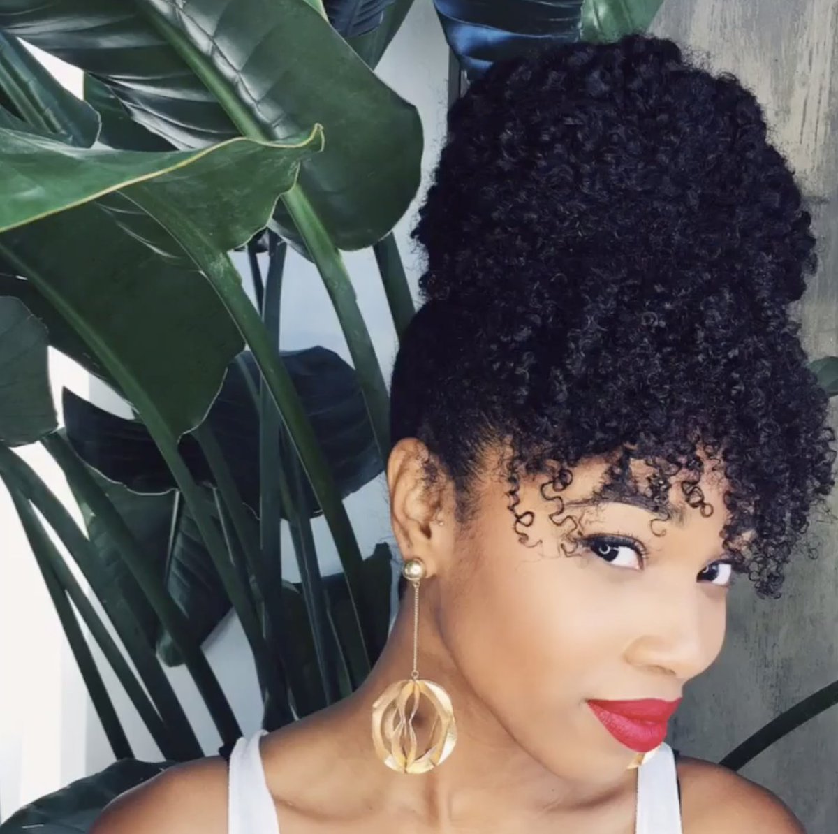 heatfreehair's tweet photo. It's time to welcome new beginnings and new styles! This week, save 25% off SITE-WIDE with code: 250FF and 50% off all wigs (no code required). Offer ends 12/26 at 11:59 PM !// Feat: For Kurls 24" ultra full ponytail #christmasgift #fauxbangs  #wishlist #clipinsforblackgirls https://t.co/y5hEmhqZKI