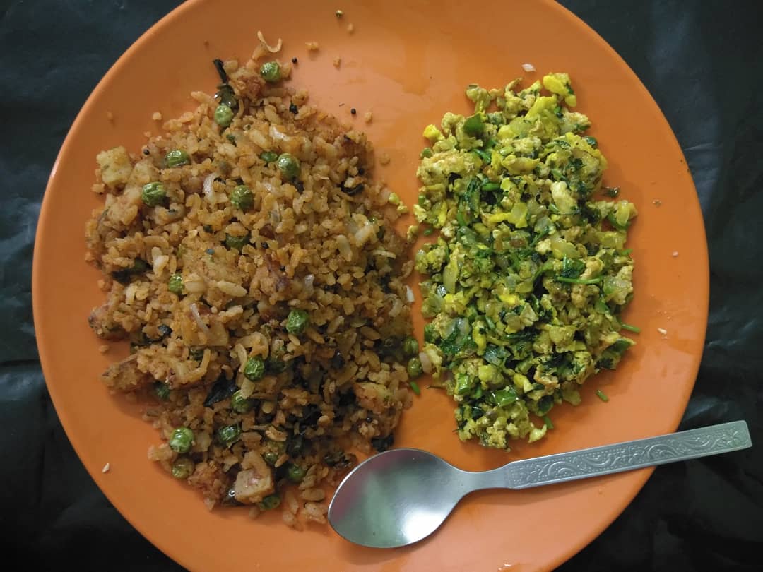 shikhilsharmaji's tweet photo. My kind of dinner🎃
Mixed Veg Poha with Scrambled egg!
#Dinner #SelfChef https://t.co/46fMq8XRTn