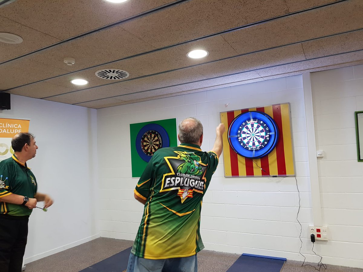 espluguescd's tweet photo. Ayer, por fin estrenemos la sede nueva, en el polideportivo les Moreres, partido de liga contra el Piritoño de Malgrat de Mar. Ahora en nuestra nueva etapa, pondremos todo nuestro esfuerzo e ilusión por seguir promocionando nuestro deporte los DARDOS. https://t.co/fdRLRsbujo