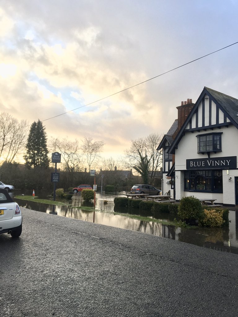 bough_laura's tweet photo. #Flooding has receded from The Moor into #Puddletown but Druce Lane alongside @TheBlueVinny #flooded. Knee deep in places, and fast flowing. Definitely wouldnβt recommend driving through! #RiverPiddle #Dorset #floods #ukweather @TravelDorset https://t.co/xZIXdUtDR2