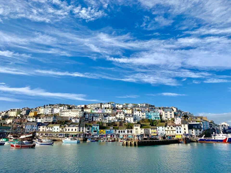 BrixhamUp's tweet photo. Merry Brixmas from the beautiful Brixham today. Neil &amp; Vixxxy (PS Even better at night 😂) 🐙🧞‍♀️ https://t.co/TZAz3JdhMw - #bluesky #december #Brixmas https://t.co/B8tswh4BgV