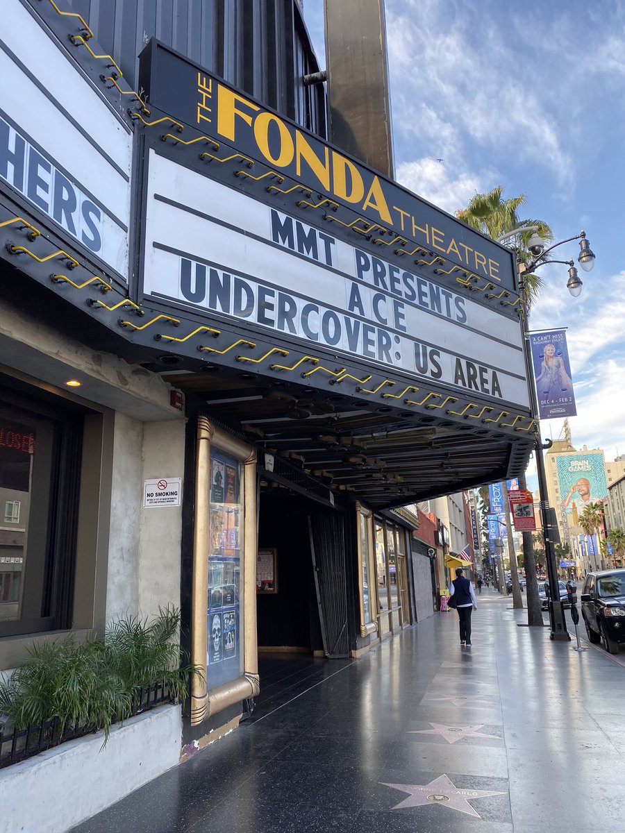 ACEinLosAngeles's tweet photo. Banners are going around right now! 😊

#ACEinLA #에이스 https://t.co/Iw2mn3LbLx