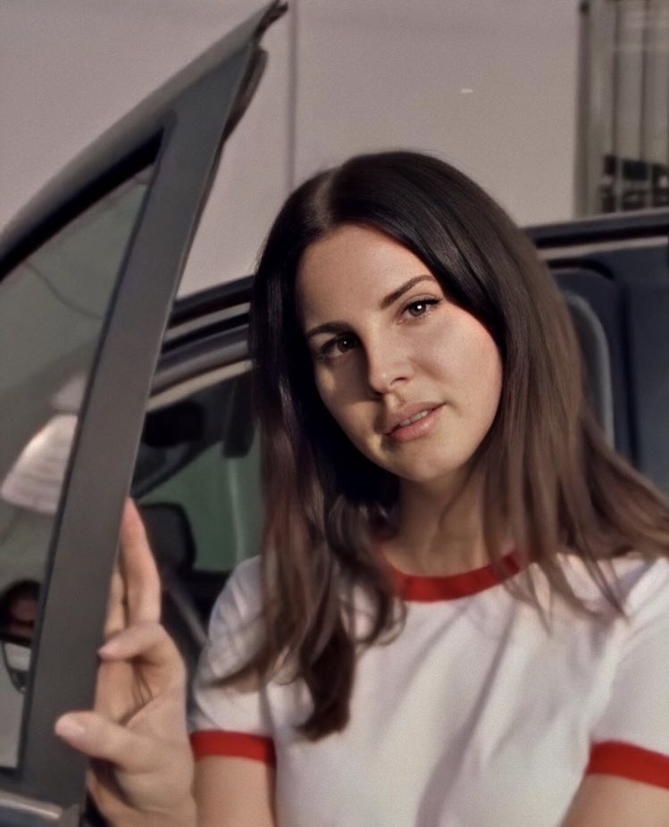 Must Pop tweet media