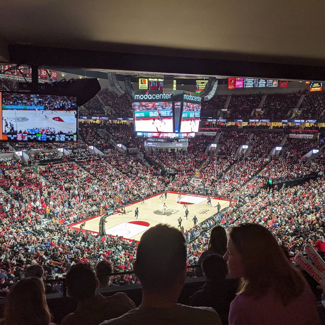 StudioDarose's tweet photo. Good times at the Blazer game last night, and they won again! #goblazers 

https://t.co/OfBIyaIH99

#Portland #nbabasketball #modacenter #pdx #Oregon #pdxcreatives https://t.co/tIVaKA2OAX