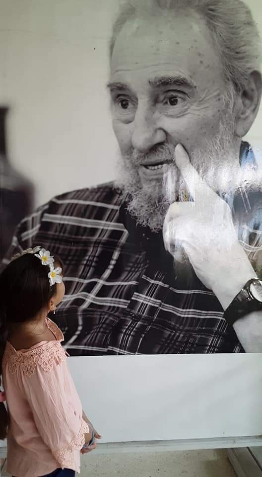 abiaguiar's tweet photo. @Alinarubio30 Este #22di, #Cuba celebra uno de los grandes logros de la Revolución.
“Ninguna medida del Gobierno Revolucionario irá jamás contra los principios de la enseñanza; ninguna medida tomará jamás el Gobierno que pueda ser en perjuicio de la enseñanza o del maestro”.
#FidelCastro https://t.co/Hmt7pGInjk