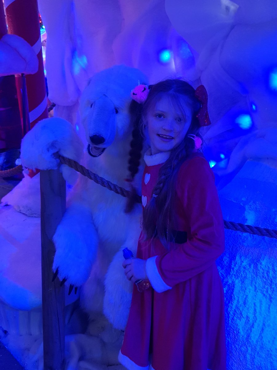 vraygilbert's tweet photo. #SantaSafari #WMSP an enjoyable #Familyday out and visit to #Santa and his #Elves.  Highly recommend, our daughter enjoyed every minute of her day.  Thank you #WMSP and Santa you have made our daughter's Xamas extra special. https://t.co/tKG7k5zSSe