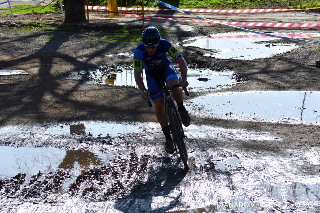😉 Buen invierno de <a href="/alexruizr/">Alex Ruiz</a> en el calendario catalán de ciclocross. El barcelonés de Valverde Team-Terra Fecundis se ha proclamado este domingo subcampeón autonómico de esta especialidad en Morell (Tarragona).

📸 <a href="/AnaDV_photos/">Ana Domínguez Fotografía</a>