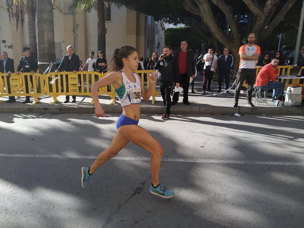 atlpaloma's tweet photo. Muy buena competición hoy en la milla de Almoradí!👏
He disfrutado doblemente por el primer puesto y por la rivalidad entre amigas🥇🏃‍♀️
Y además estoy muy contenta con esta carrera porque he hecho mi segunda mejor marca en una milla con 5’10”!!🏃‍♀️🕊
¡Seguimos por el buen camino!😊 https://t.co/MSVgOdaqJy