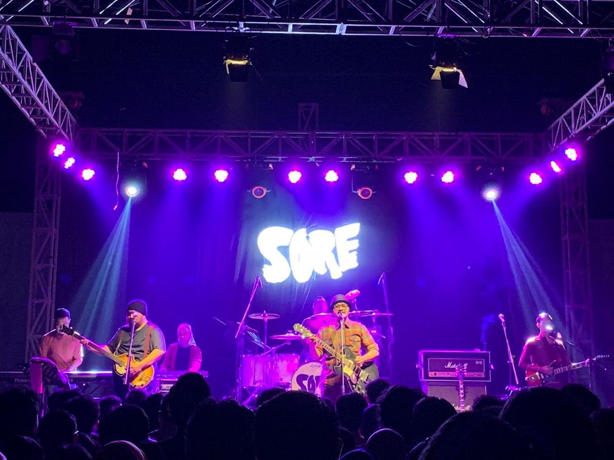 Terima kasih banyak <a href="/SOREband/">SORE</a> sebagai konser penutup tahun yg sangat memuaskan, saya tak salah menjadi fans berat kalian