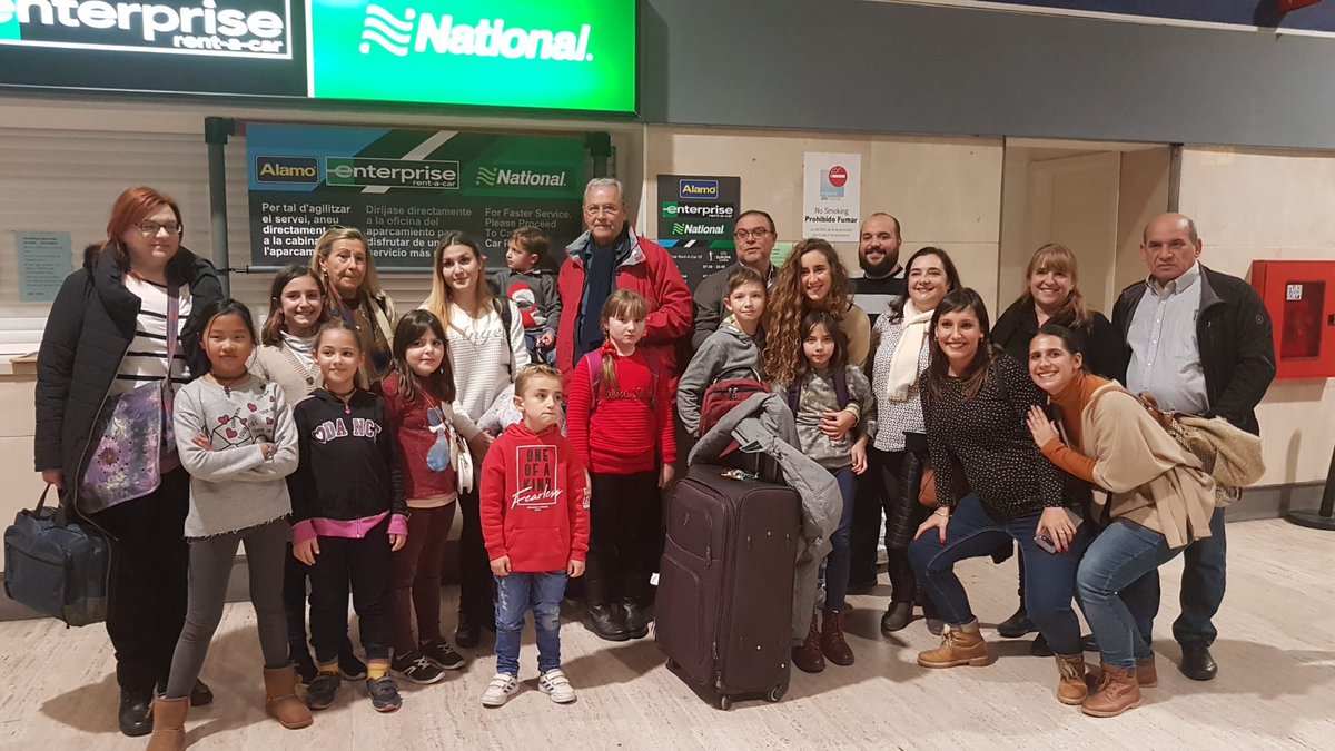 ConfCirilo's tweet photo. Ya están con sus familias los menores bielorrusos tras un largo viaje. Les deseamos una feliz estancia durante estas entrañables fechas. https://t.co/YGzEJSuVsF