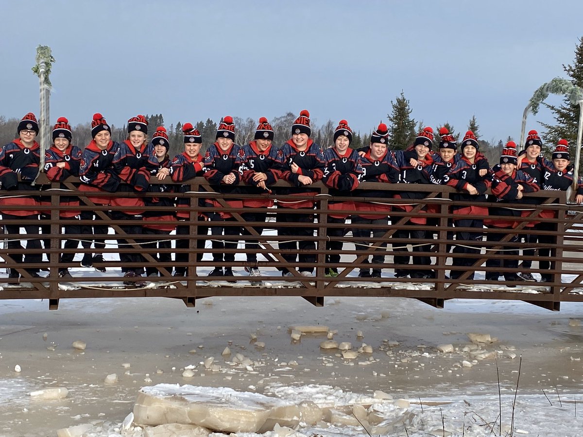 Ataube1's tweet photo. 1:15pm puck drop today against #northshoresilverbay for the chip..sure has a great time up here...now let’s bring the chip back home to #stilly @sahahockey @BlackPwb2 https://t.co/TtyjTswPAY