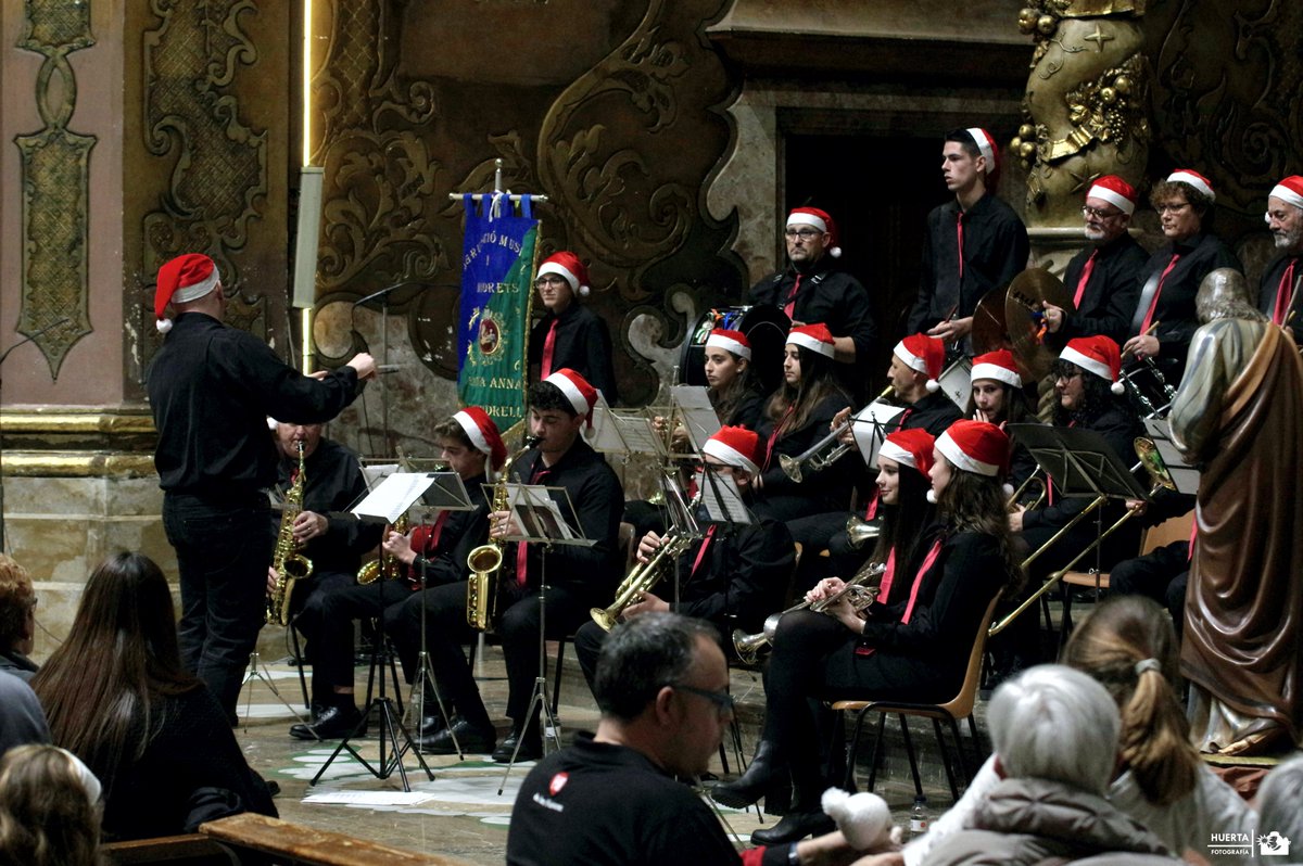 AMSantaAnna's tweet photo. Concierto benéfico 2019, en la Parroquia de San Salvador del Vendrell... gracias por vuestra ayuda y colaboración... FELIZ NAVIDAD A TODOS  @Kmarmovi @chriistiaan4 @Sivama1 @elvendrell_cat @CulturaVendrell #elvendrell #vendrell #capitalculturacatalana #baixpenedes #tarragona https://t.co/2ELfFqGBqB