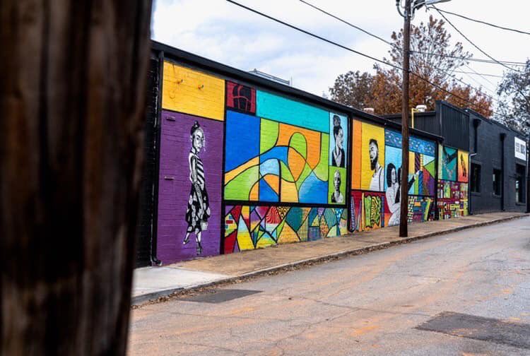 LetsGoghSkeete's tweet photo. So proud of my friend Jasmine Williams for completing her first mural! Our NAHS officers can say “I helped paint that!” years from now. Go check it out at Woods Chapel BBQ. #AtlantaMurals #NAHS #FultonArtStrong https://t.co/RteNbK2zq6