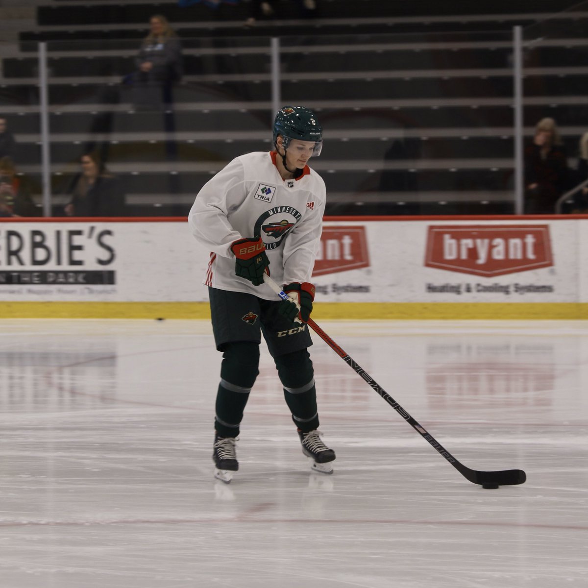 mnwild's tweet photo. We had a special guest today at practice. Hey, @LeeSteck2! 👋

Girls’ Hockey Weekend, presented by @Freschetta, was a blast. Thanks for joining us! 🏒

#mnwild https://t.co/ppfVQx0YnT