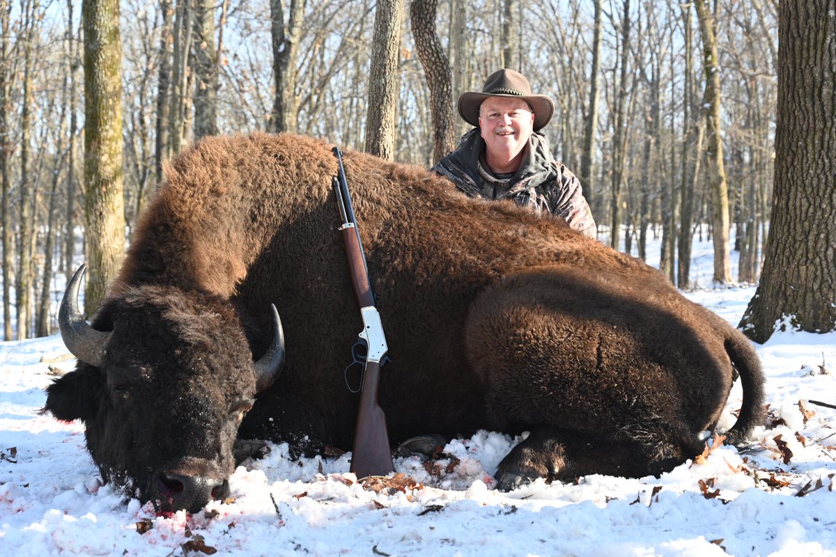 BootprintsTV's tweet image. What an amazing hunt this week. An exciting opportunity getting to hunt an American Bison. I’ll have the full hunt on Bootprints.TV next Fall. #bison #huntingtvshow #biggamehunting #hunting #henryrifles #hunting