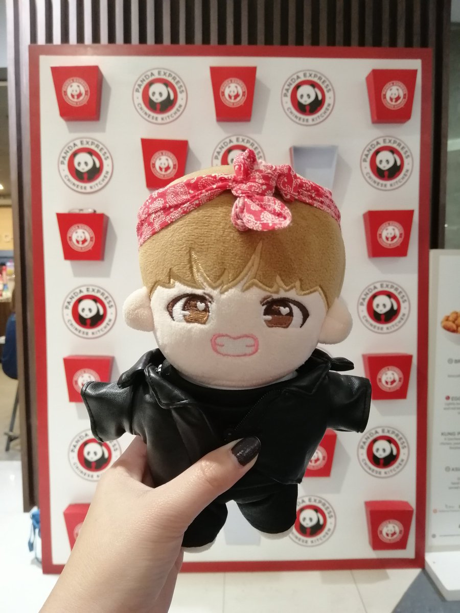 dollmompam's tweet photo. Panda Express is now open in one of the malls here in Manila. Mommy and I will eat there next time since the lines are crazy atm. https://t.co/14eBtzhsVL