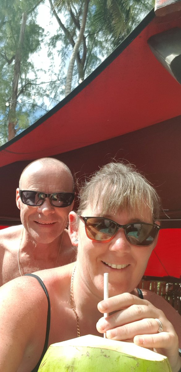 GrayGraynicki's tweet photo. #swimwithturtles #Barbados #lovecruising https://t.co/pXqtnlWvgo