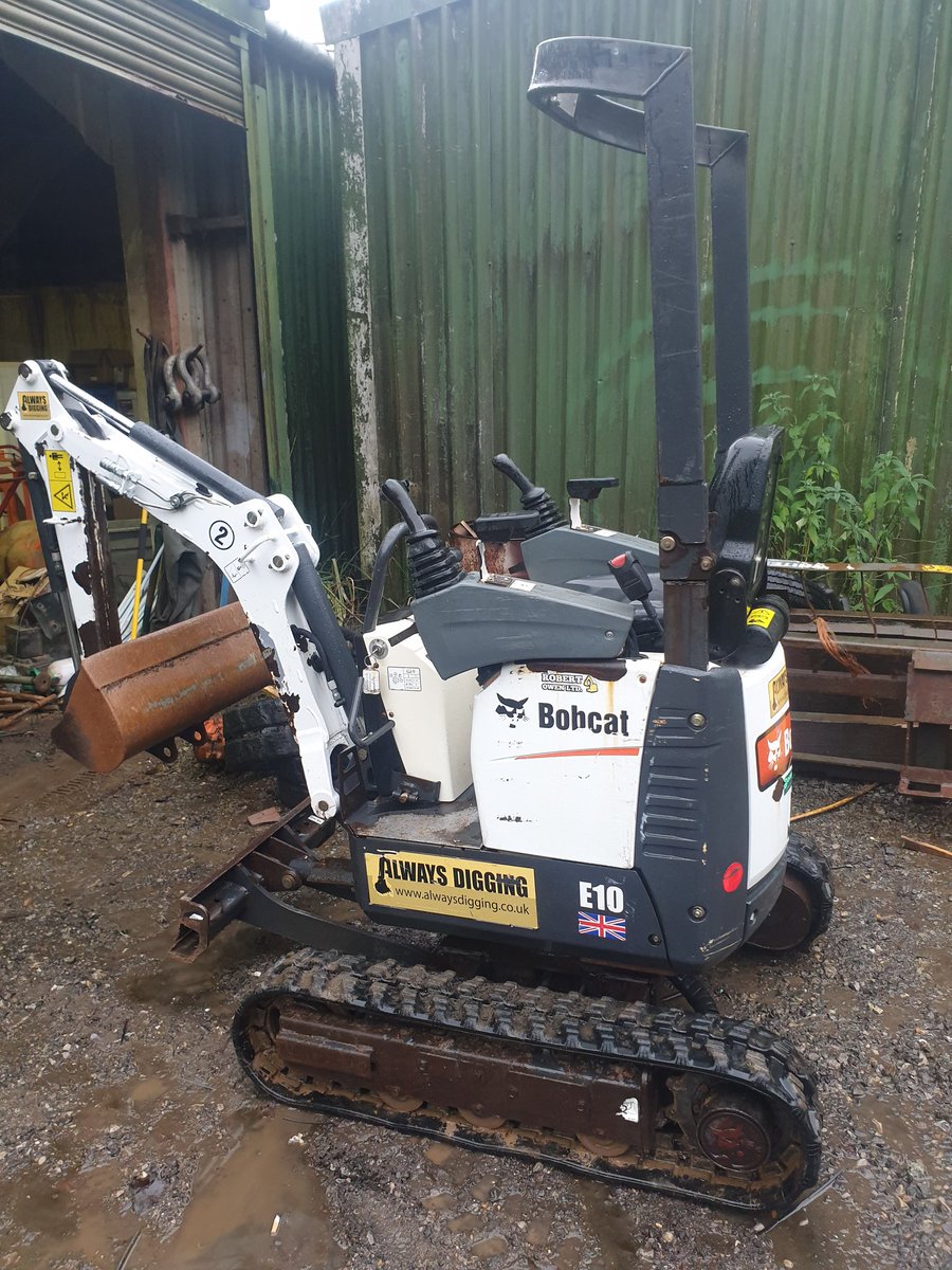 Dcplantrepair's tweet photo. Another machine in for a service and respray over Christmas for our good friends at @alwaysdigging.
 #refurbishment #bobcat #respray #service #plant #micro #exavator #fitter #plantengineer https://t.co/cuM99i8BoL