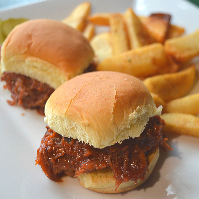 HarrigansNJ's tweet photo. Homemade BBQ pulled pork sliders π₯
#pulledpork #pulledporksandwich #pulledporkshoulder #pulledporksliders #pulledporkslider #bar #pub #restaurant #grill #njcraftbeer #craftbeer #IPA #harrigansmontville #montvillenj #boontonnj #parsippanynj #mainstreetboonton #morriscountynj https://t.co/KTv5fWsjHa