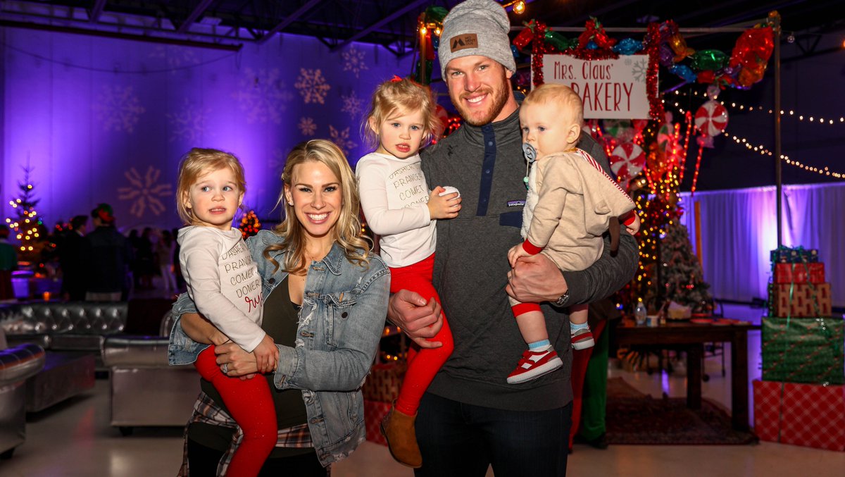 Vikings's tweet photo. Already in the postseason.

No game today.

Spend your afternoon showing support for @KyleRudolph82.

#WPMOYChallenge Rudolph https://t.co/yuKtNv4p7t