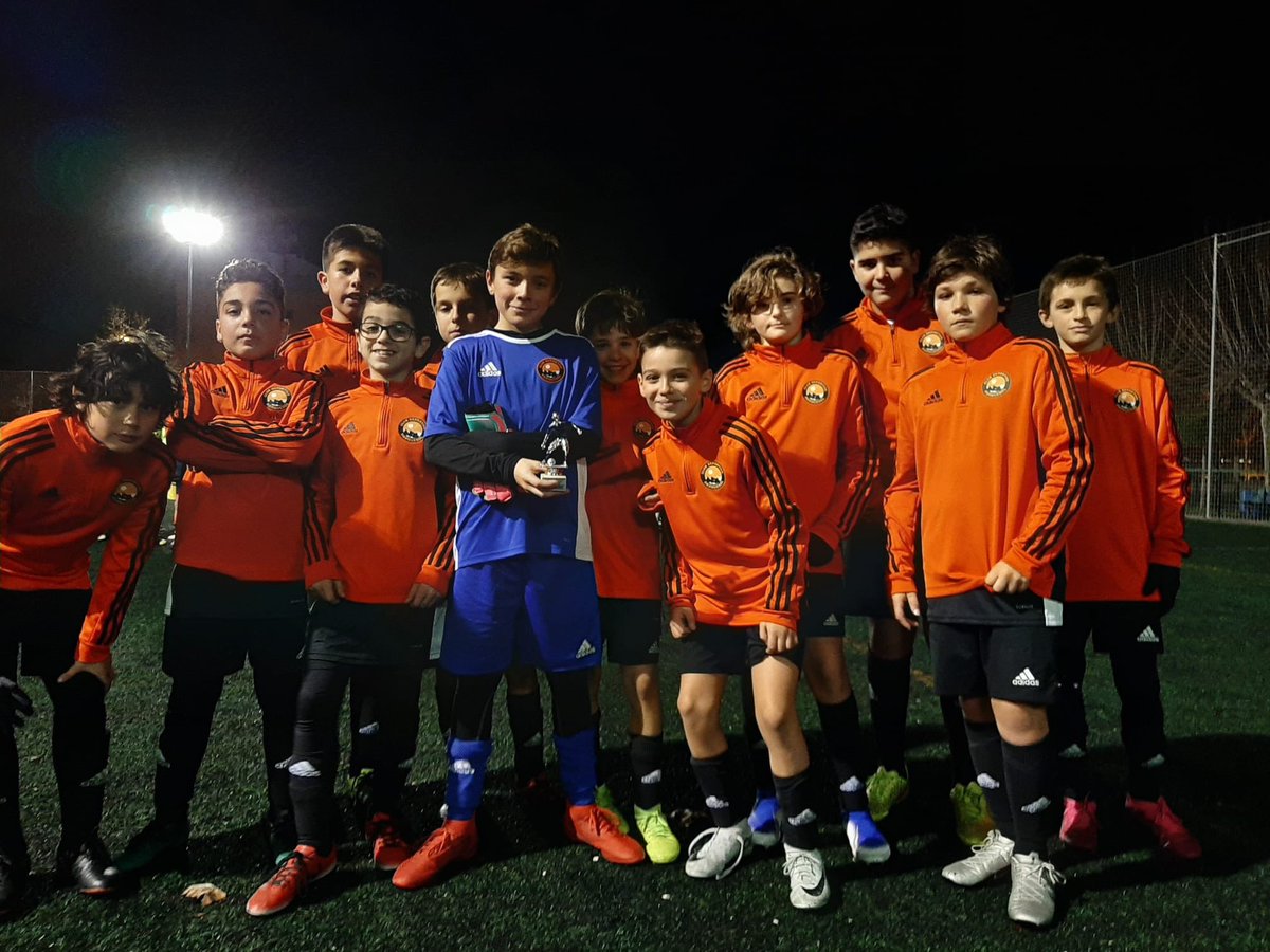BoscoValladolid's tweet photo. Campeón del #IITrofeoNavidadDonBosco el CD Don Bosco después de vencer 1-0 contra el @CDJuvRondilla 

Tercer clasificado el @CD_San_Agustin al ganar 2-0 al Atlético @CDParquesol https://t.co/akC6xUI6qX