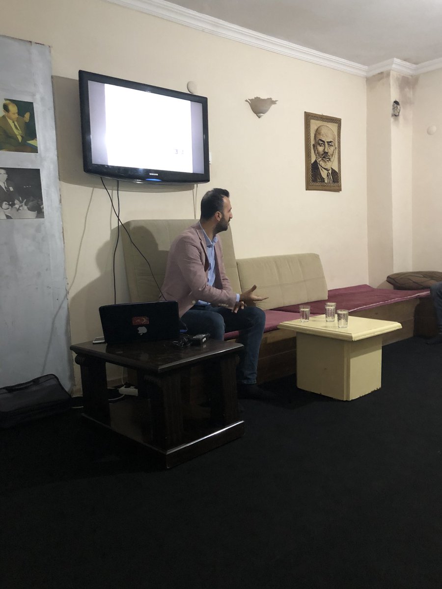 Dokuz Eylül Üniversitesinde görev yapan Sn. Dr. Öğr. Üyesi Serdar Yıldırım,Buca Ülkü Ocağımızda "Türkiye’de Teknolojik Gelişmeler ve Endüstri 4.0" konusu üzerine seminer icra etti ve geleceğin meslekleri üzerine konuşma gerçekleştirdi. Kıymetli hocamıza teşekkür ediyoruz.