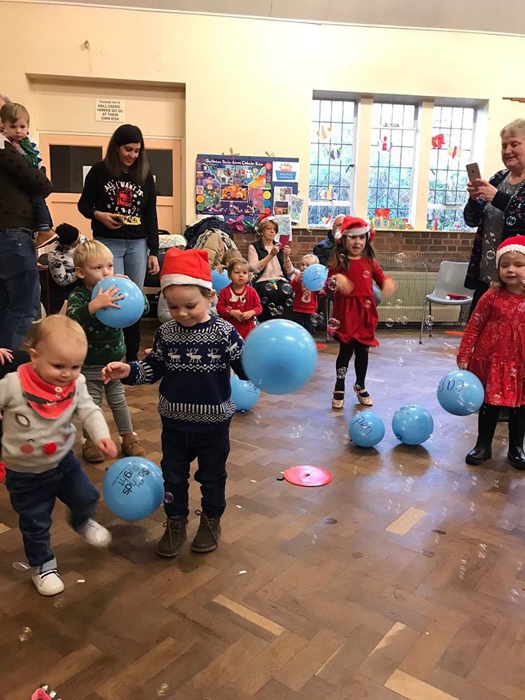 RobotRegRomford's tweet photo. @TheoPaphitis I’m Samantha and run the BEST pre-school class in Romford! 45 mins of songs,games, dancing all while learning Phonics! 
Don’t just take my word for it come and see!#SBS https://t.co/oJZVfsf4Pz