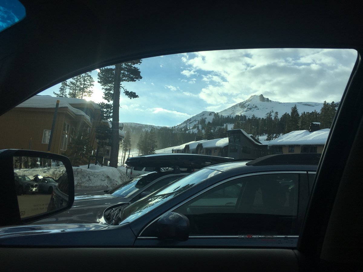 mkerrest's tweet image. What a difference an hour makes 😁❄️ #SkiPowder @KirkwoodMTN