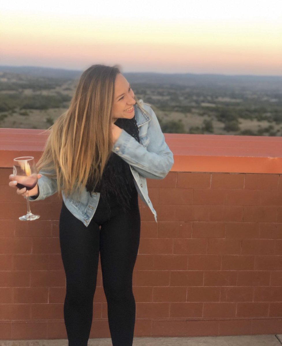 shes_different4's tweet photo. Live &amp; Laugh 🥂❤️ https://t.co/BBYBPLvqlI