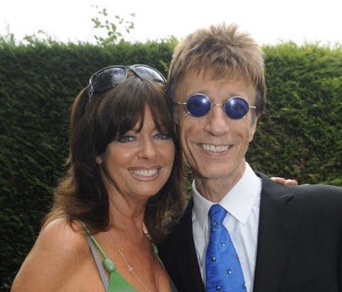 Remembering Robin Gibb a giant in the music world. It would have been his birthday today. So proud to have worked with him on the campaign for the #BomberCommandMemorial #RobinGibb @bomber_command @RAFBF @BeeGees @DwinaGibb #RJGibb #TheHeritageFoundation