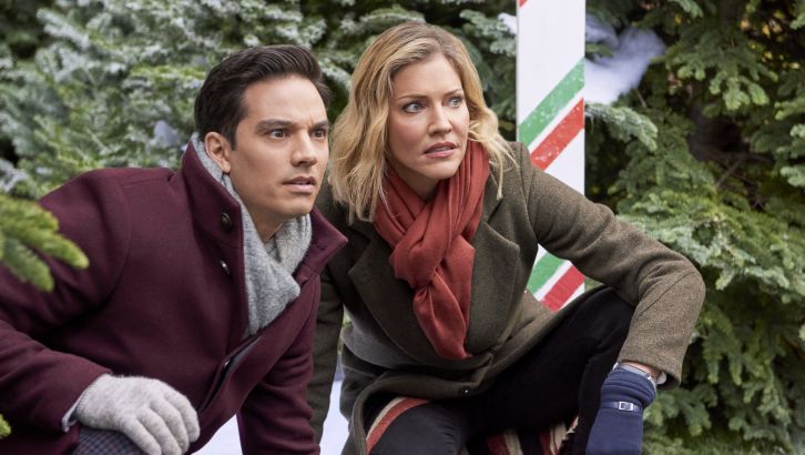 PromotionPeople's tweet photo. Tonight on @hallmarkchannel watch for @RafRogersReally @VivLeacock #TriciaHelfer #EricMabius #ItsBeginningToLookALotLikeChristmas 8pm https://t.co/U5mXaWI6d9
