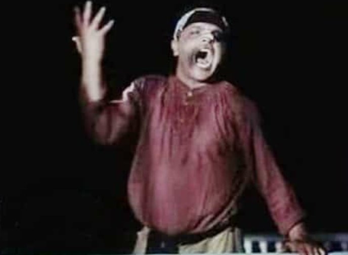 هو فيييين ! هو فيين اللي قعد يقولي اخر سنة في الجامعة دي بتبقي اسهل سنة