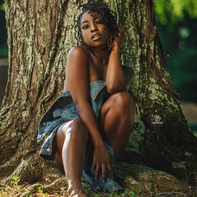 YoungGoddess10's tweet photo. #NewProfilePic https://t.co/CqAtRwXLOz