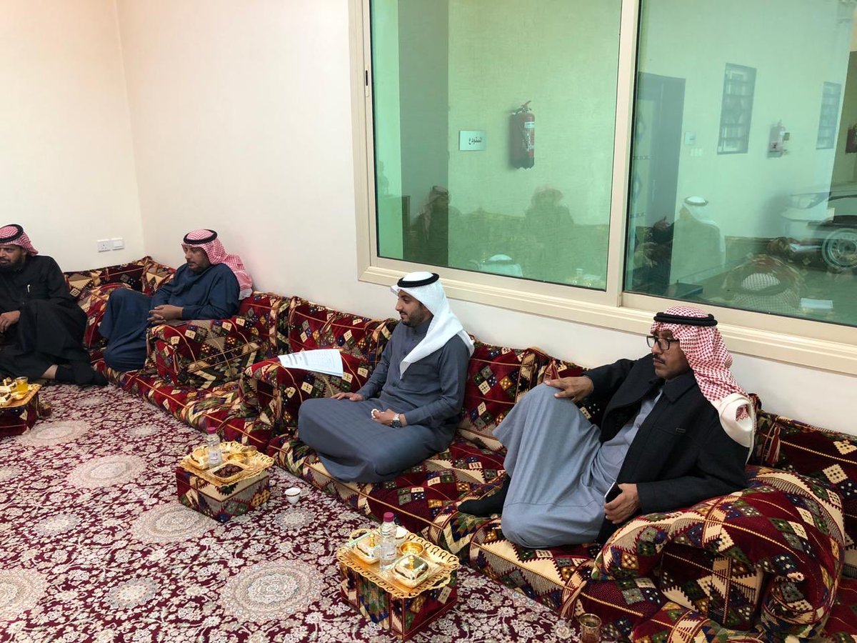 عقد اجتماع الجمعية العموميه لانتخاب مجلس الإدارة للجنة التنمية الاجتماعية اليوم الاحد 4/25 بحضور مشرف اللجان بمركز الدرعية الاستاذ؛ سعيد الزهراني والمشرفين أ. ثامر الغشيان أ. فيصل الزهراني .
وبحضور اعضاء المجلسين واعتماد مناصب اعضاء مجلس الأدارة الجديد.