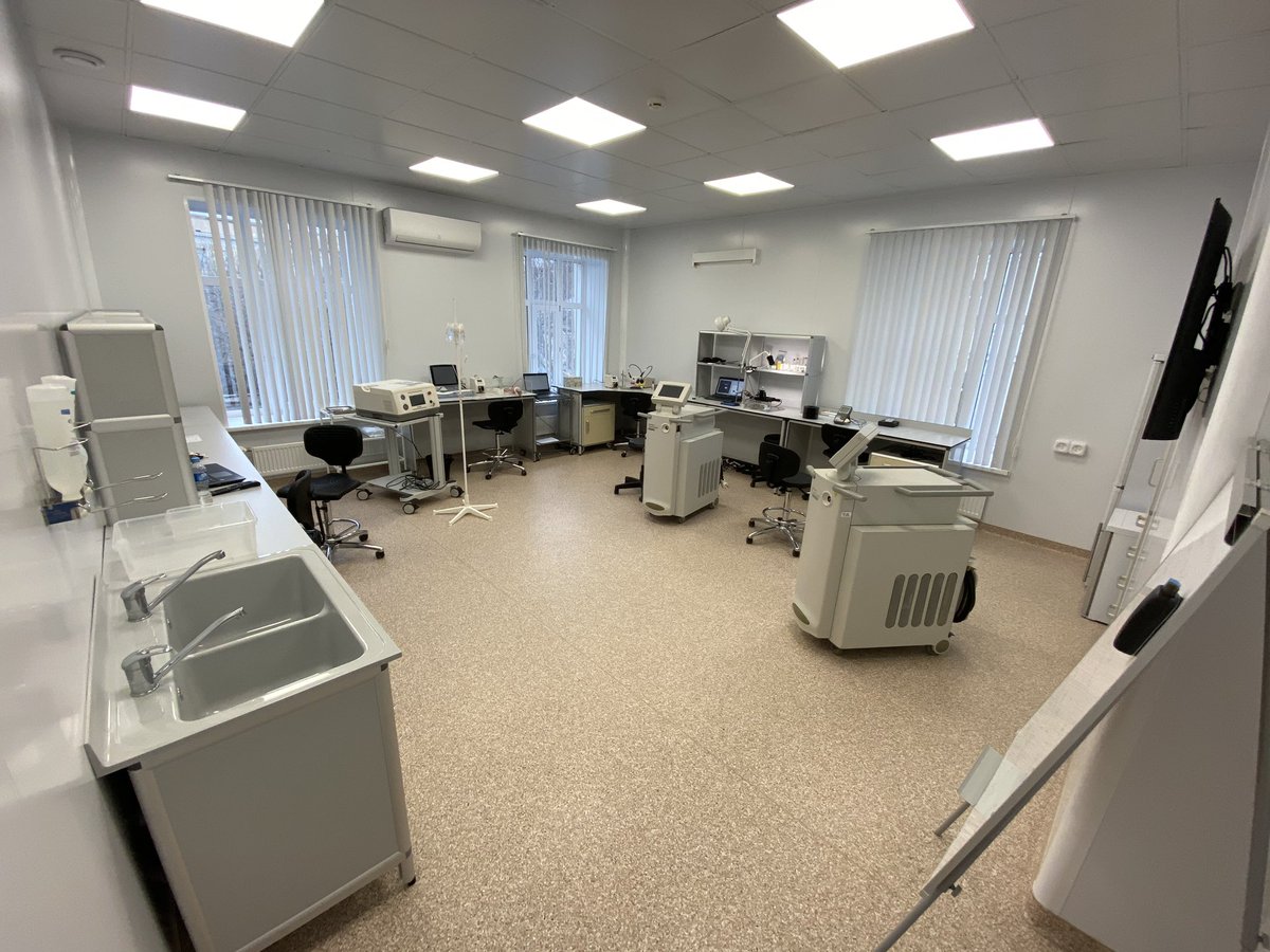 marktaratkin's tweet photo. Short tour around @SechenovUni #Laser_tech_lab . There are two Thulium fiber lasers two Ho:YAGs and numerous setups to estimate ablation efficacy and safety. An XY-translation stage allows to test cutting efficacy on any tissue without biases. What do you think? #TFL @eauesut https://t.co/skn8Kmyozm