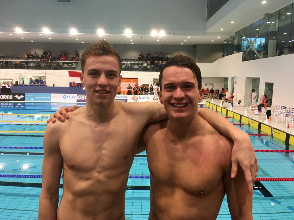 ZCBorger's tweet photo. #dag3 #ONK. 
Rowan startte deze dag met de 400 vrij. Daarna zwom Dionne de 50 rug. De broers Darren en Bryan kwamen beide in actie op de 100 school. Tot slot moesten de mannen de 200 wissel nog zwemmen. Emile werd uiteindelijk 4e en Rowan 7e van Nederland, super gedaan ! https://t.co/aNx7uxO3E7
