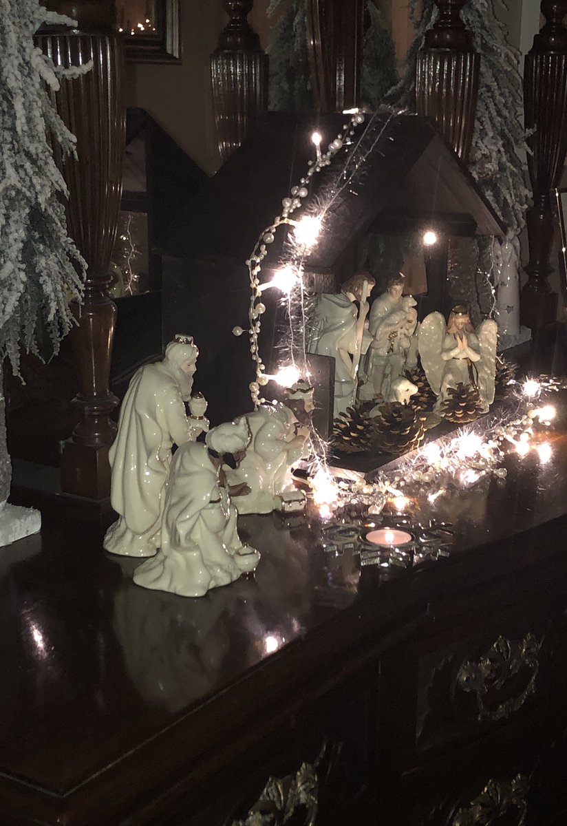 DrKeithSwanick's tweet photo. Christmas can be a stressful time, financial worries, family disharmony, maybe the loss of a loved one during the year, managing expectations, Lonliness.Its  important to simplify the the basic message of hope , renewal, kindness @LonelinessTask1 @ALONE_IRELAND @AgeAction https://t.co/CguUQqoKjB