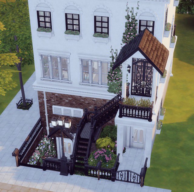 claudiabuilds's tweet photo. here’s the exterior and inspiration for my latest build 🥰 #sims4 #sims4builds #sims4house #sims4building #sims4townhouse #simshouses https://t.co/jzl8pmaidv