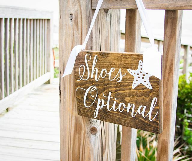 ChsBeachWedding's tweet photo. Now that’s our kind of dress code!👣💕 https://t.co/YHEueb8L1J