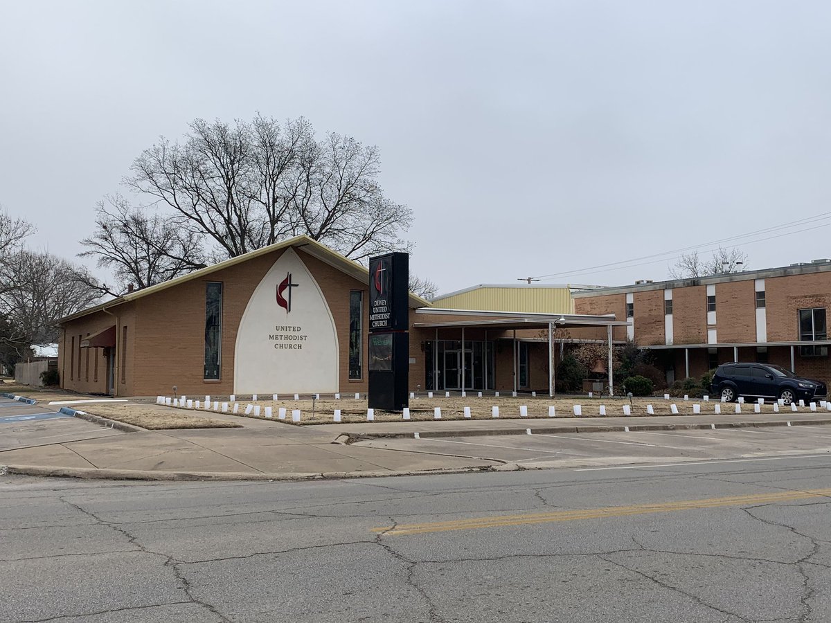 KTULNews's tweet photo. UNLIKELY PAIRING: A church and dispensary in Dewey working together to give meals to families in need around town. 

The pastor said he never thought in a million years something like this would happen, but helping others is what really matters. https://t.co/dvVvuHv2WZ