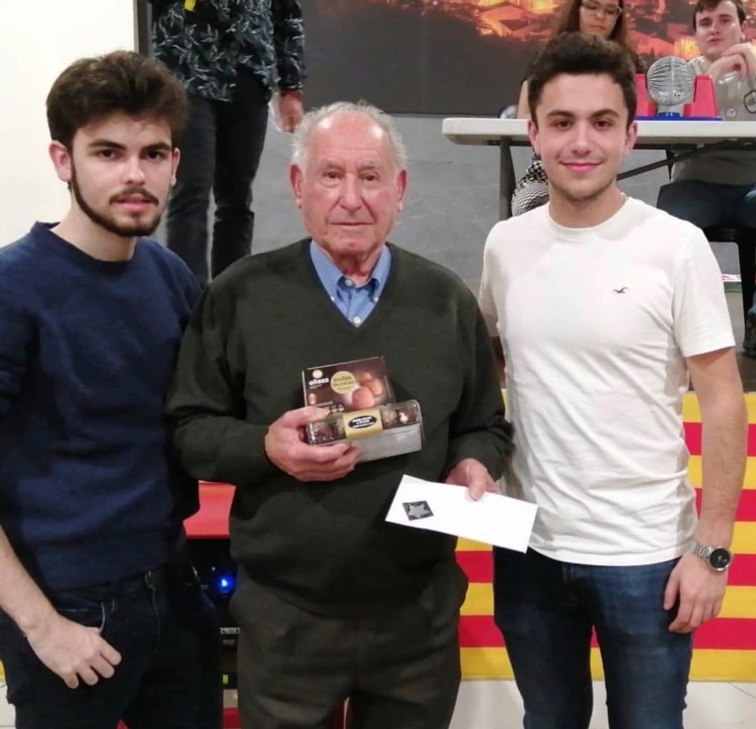 joveselcoc's tweet photo. Ahir a la xocolatada i bingo vam recaudar 490€! diners destinats a la #lamaratotv3
 Gràcies a tots els assistents i a @postureiglleida per donar-nos xapes solidàries. Agraïr també a tots els negocis d’Almenar per ajudar-nos amb els premis🎉 https://t.co/5y9By0IdZA