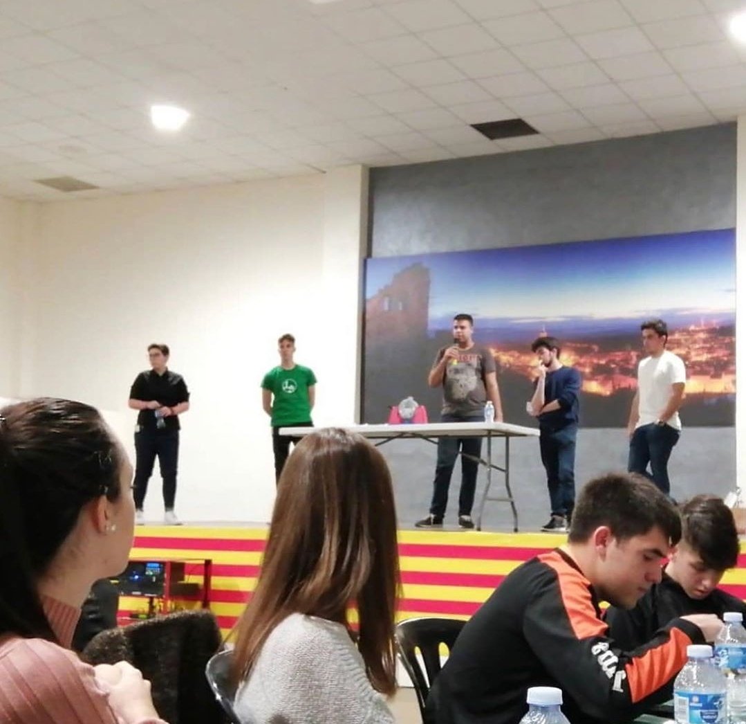 joveselcoc's tweet photo. Ahir a la xocolatada i bingo vam recaudar 490€! diners destinats a la #lamaratotv3
 Gràcies a tots els assistents i a @postureiglleida per donar-nos xapes solidàries. Agraïr també a tots els negocis d’Almenar per ajudar-nos amb els premis🎉 https://t.co/5y9By0IdZA