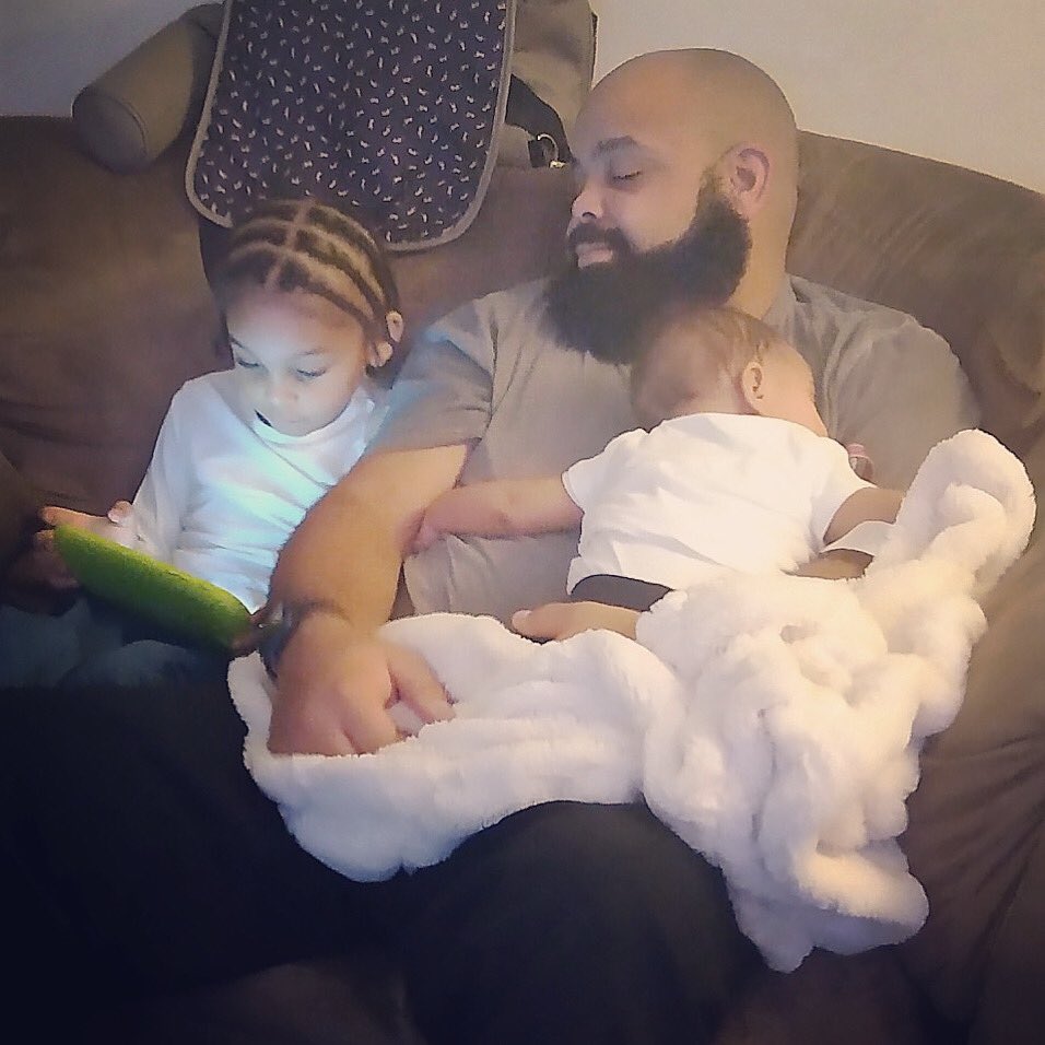 DavidAlwaysWins's tweet image. With all I’m going through right now, this picture means the world to me! Love my kids to death... ❤️🙏🏽👨‍👧‍👦 #MeAndMyKids #RealFather #UnconditionalLove