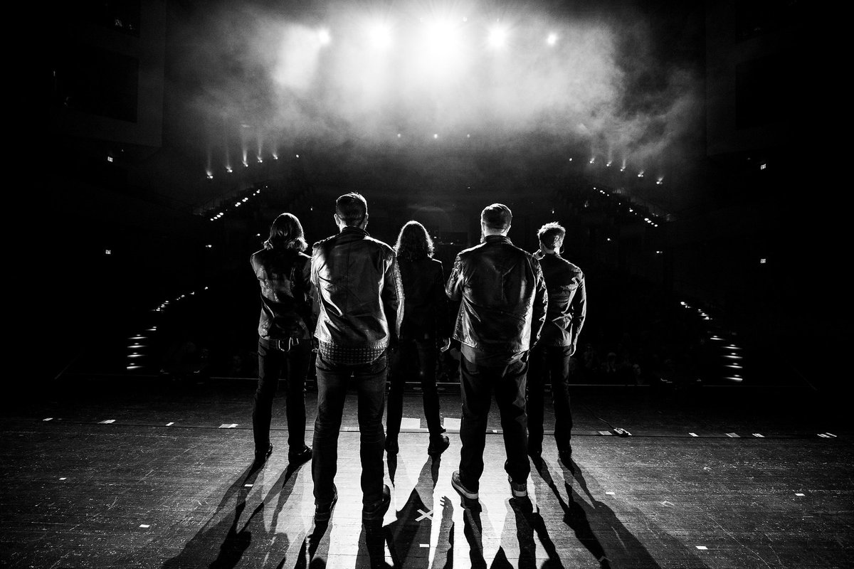HomeFreeGuys's tweet photo. Last show of the year!!!! We want to thank everyone who came out to see us in 2019. You guys have truly been so incredible and we could not do this thing without you. Share your favorite memories from the #DiveBarSaintsTour with us in the comments! https://t.co/vQWRxOMPBA