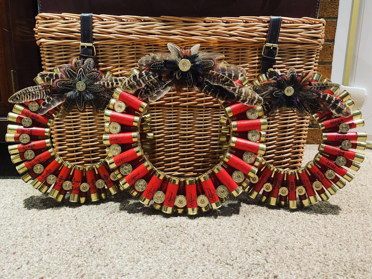 @DuncanBASC @EleyHawk Couldn’t agree more - we shoot the birds, eat the meat then use the feathers and cartridges to make decorative items fit to grace any home! 👍
#useeverything
#countrycrafts
#cartridgewreath