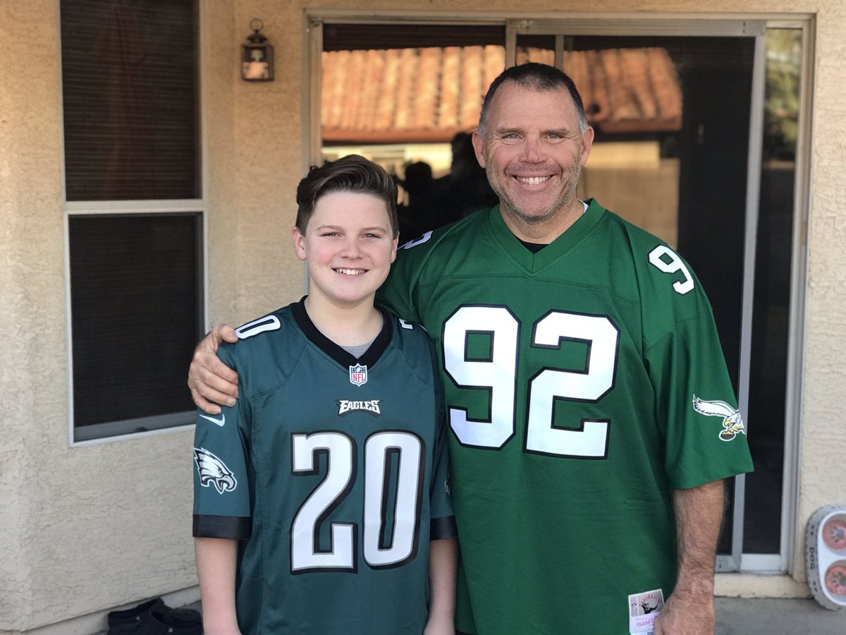CoachChambers1's tweet photo. “We’re from Philly, we’re from Philly,
No one likes us and we don’t care!”  
E-A-G-L-E-S Eagles!  LETS GO!
#EarlyCHRISTmas #SnowBalls@Santa  #TheVet709 #BountyGames #RIP99 #RIP60 #RIP92 #RIPBuddy https://t.co/A6dqU0JeeJ